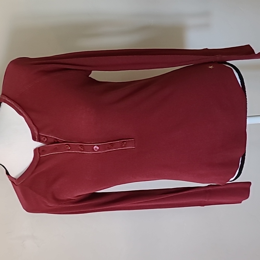 SO long sleeved rib knit henley